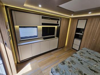 Mercedes-Benz ACTROS 2651 / 6x2 / STX  MOTORHOME / CAMPER